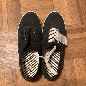 Taos black corduroy sneakers